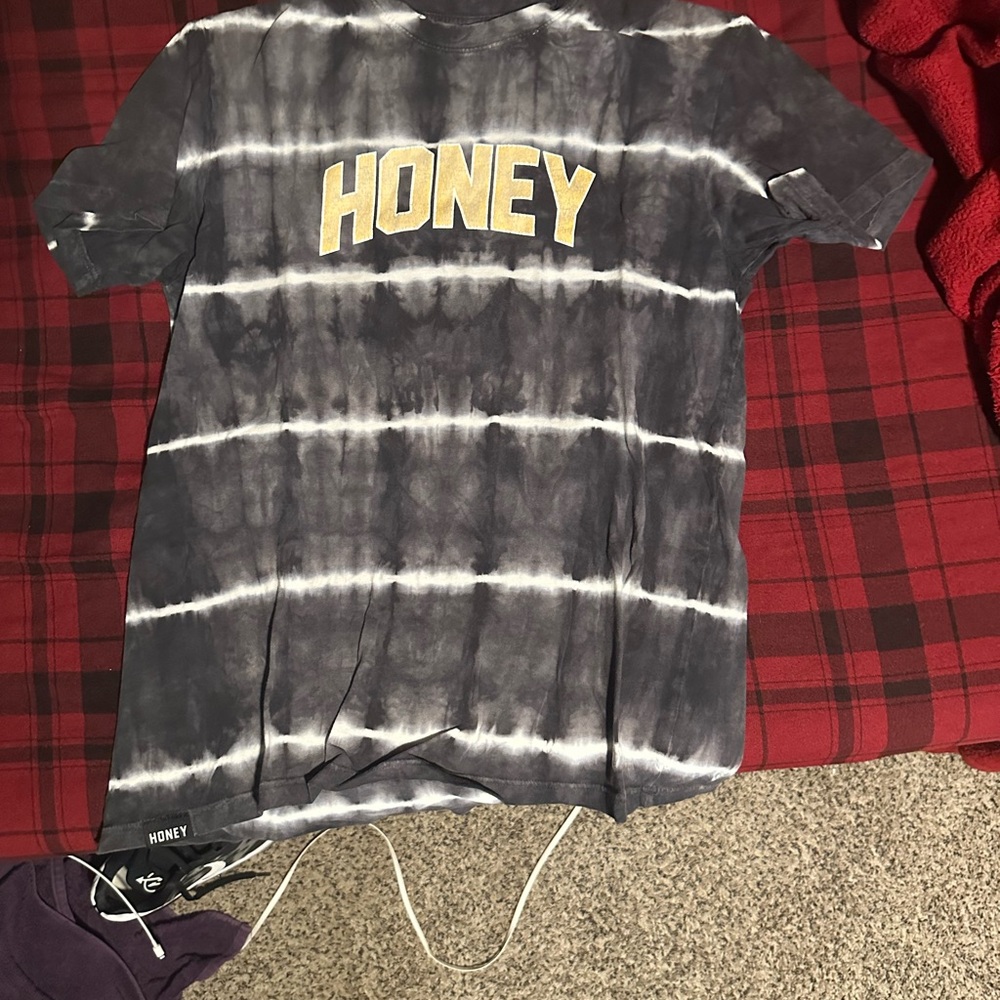 Gray Tie-Dye T-Shirt with 'HONEY' Print